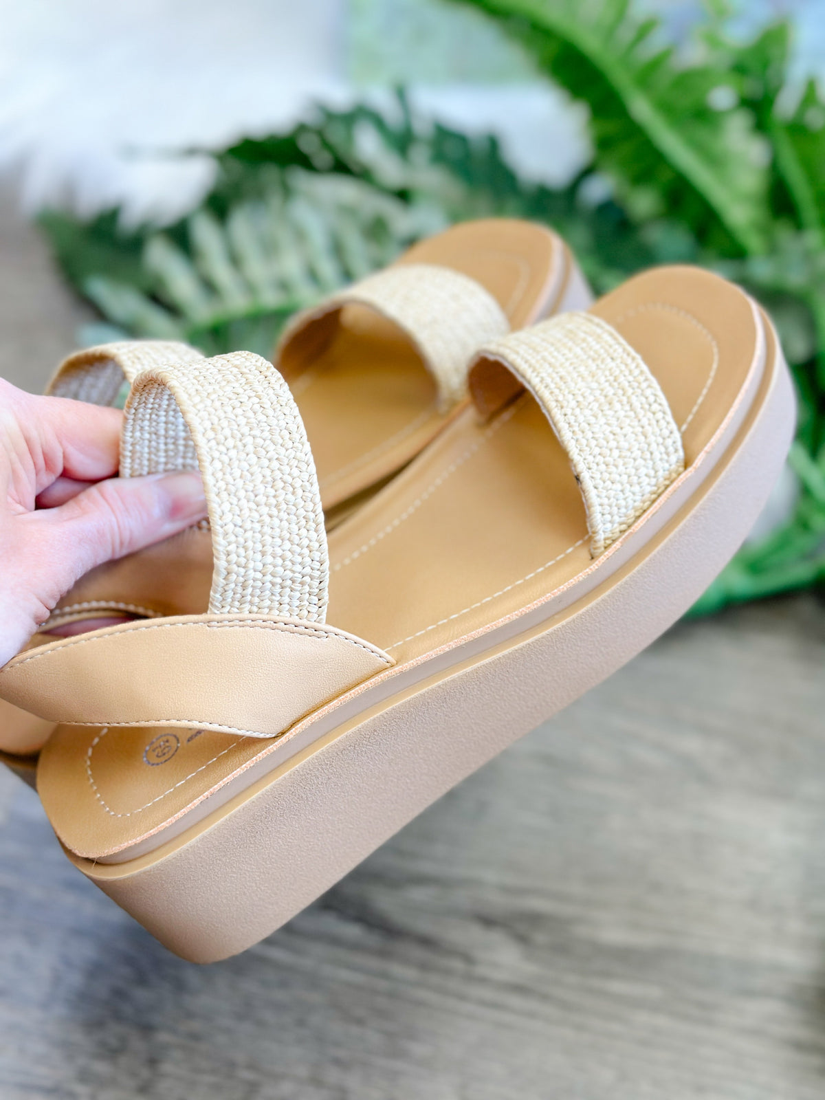 TESSIE RAFFIA WEDGE-NATURAL