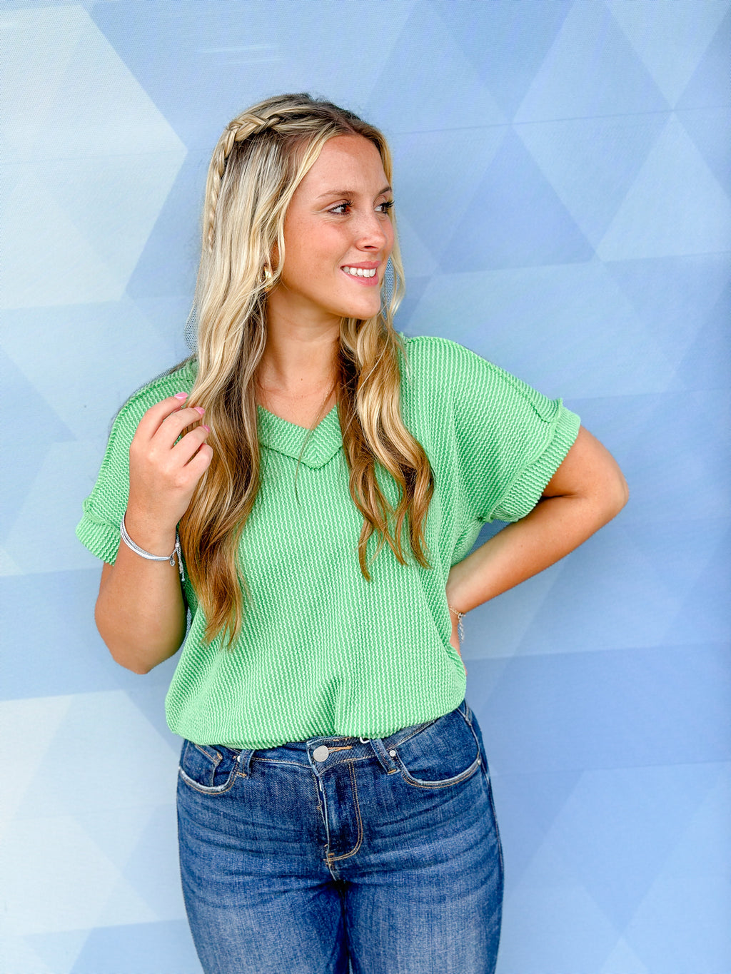 RIBBED V-NECK TOP-KELLY GREEN