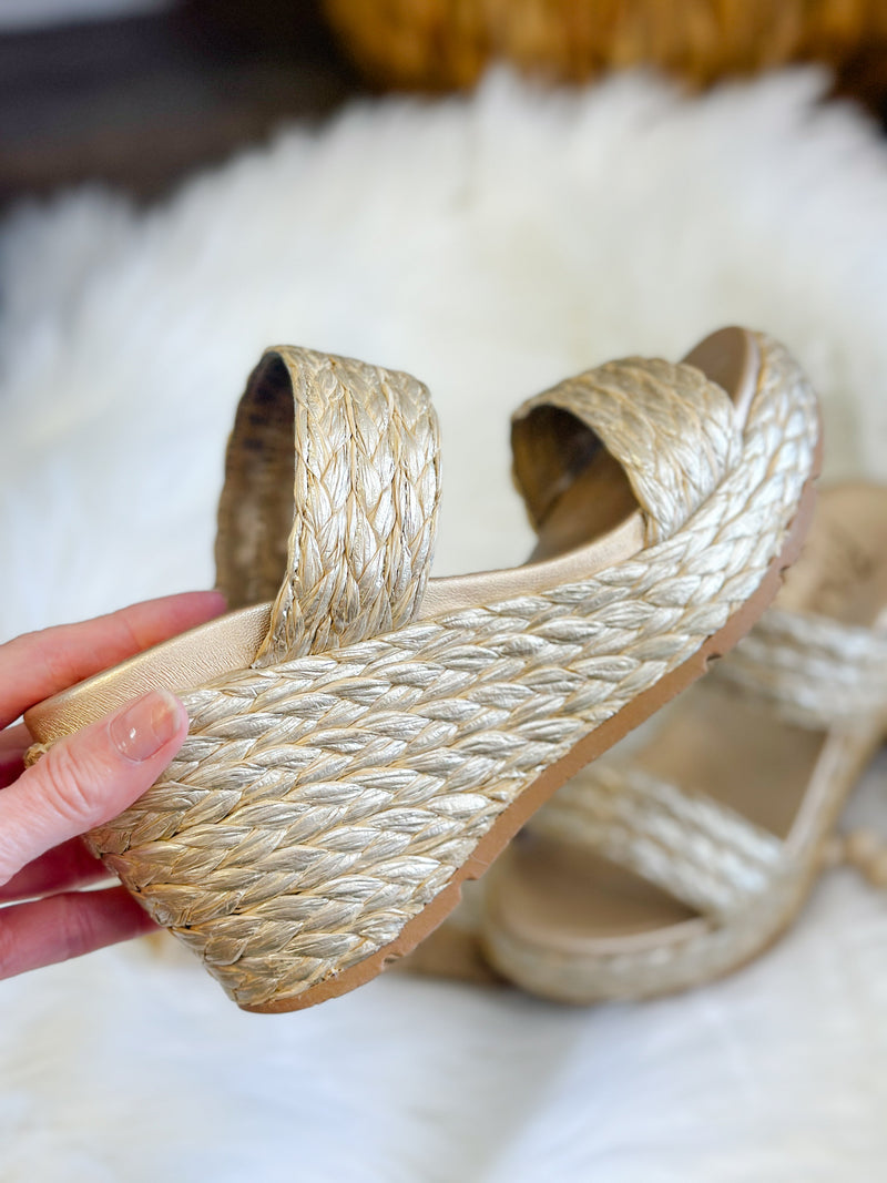 CARIBBEAN QUEEN BLOWFISH WEDGE SANDAL-GOLD RAFFIA