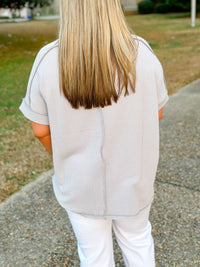 BAILEY RIBBED SHORT SLEEVE V-NECK TOP-LIGHT GREY