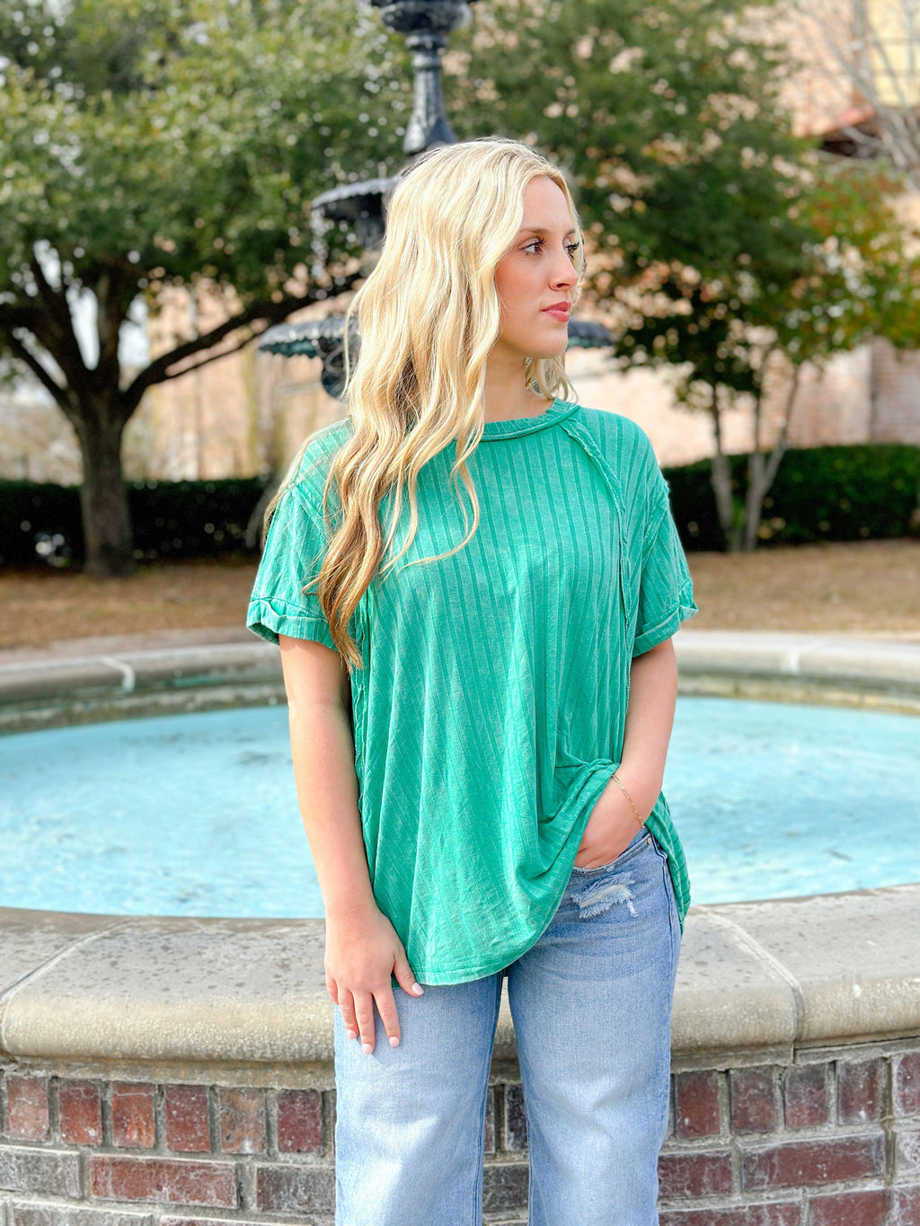 OUT AND ABOUT RIBBED TOP-KELLY GREEN