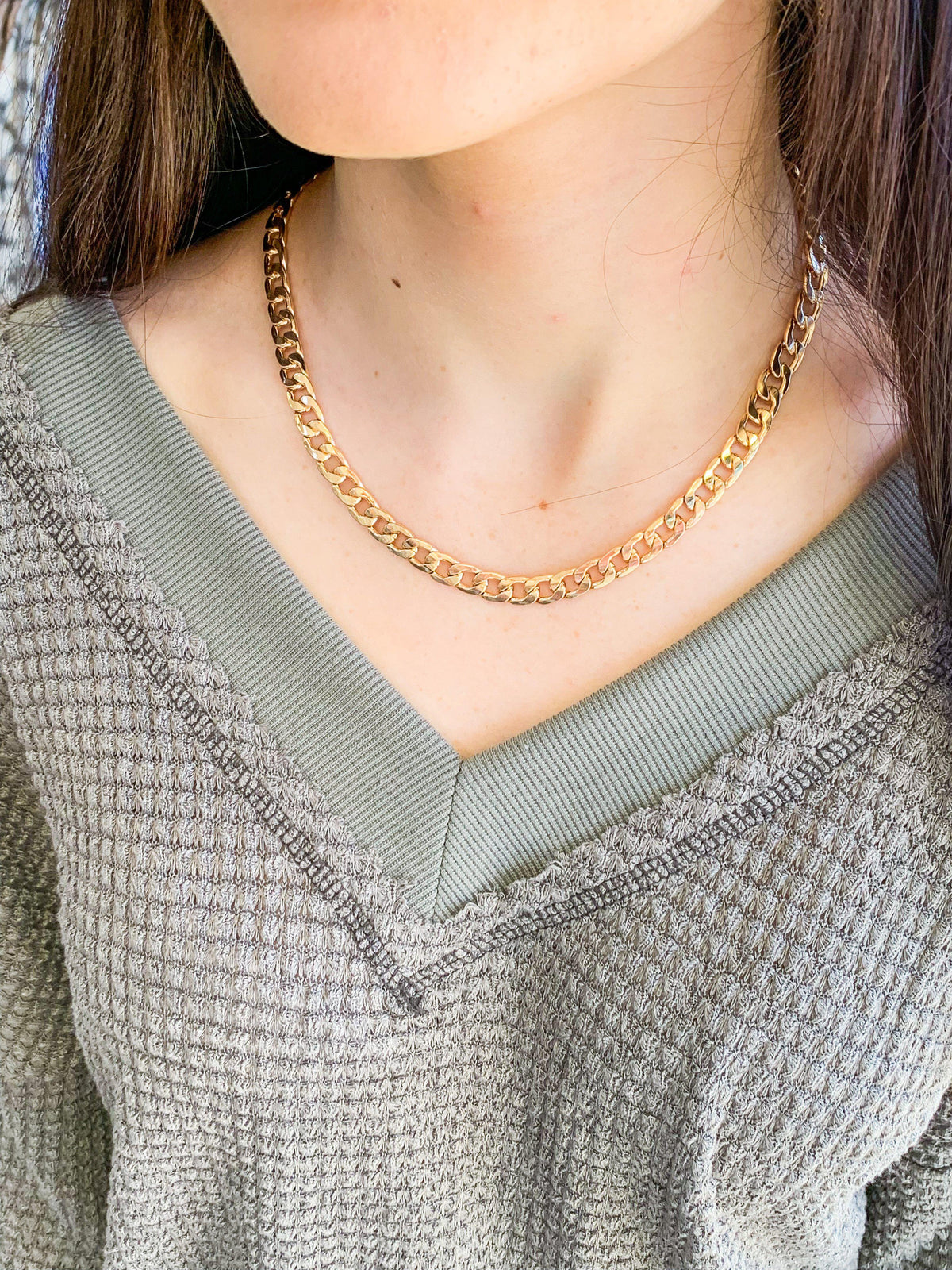 SHORT CHAIN LINK NECKLACE-GOLD